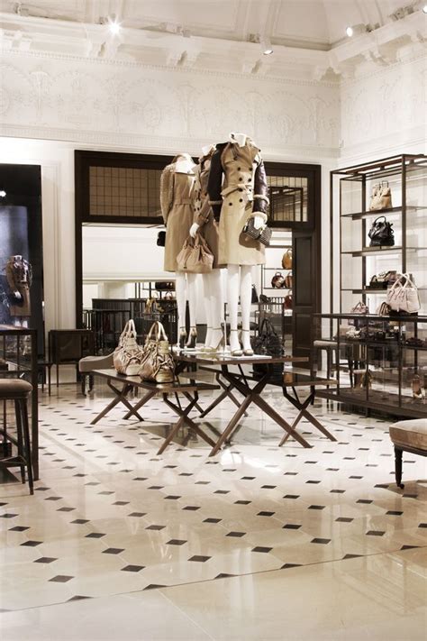 burberry outlet london hours